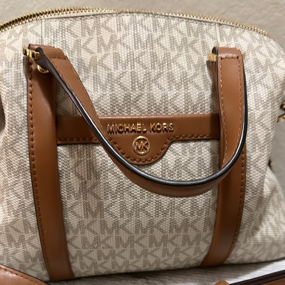 ✨Lowest Markdown✨Michael Kors handbag